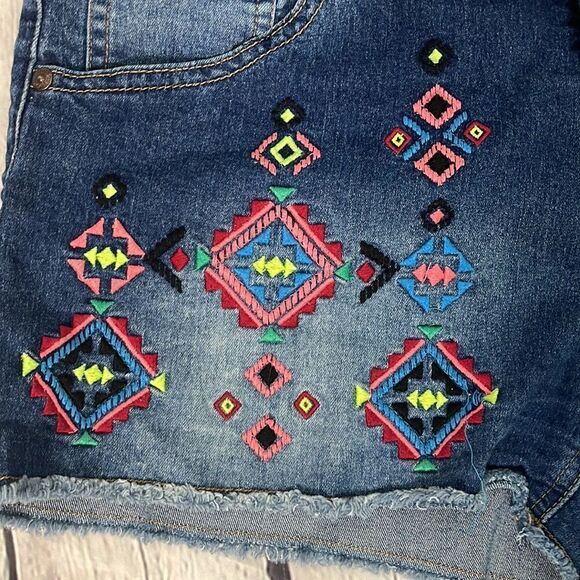 Justice Embroidered Denim Shorts Girls 16.5 - Picture 2 of 5